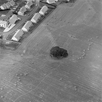 Oblique aerial view of Carn Liath cairn.
