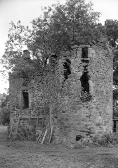 General view of Terpersie Castle.