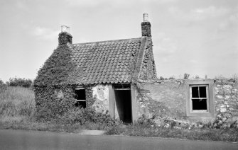 View of cottage opposite Lamberton Toll House.