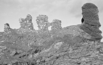 General view of the remains of Knock Castle, Skye.