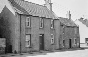 General view of 29-31 Church Street, Portsoy.