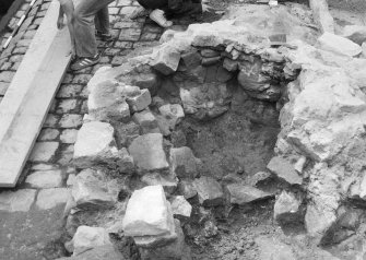 Craignethan Castle
Excavations 1984
Frame 13 - The kiln during excavation

