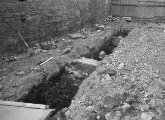 153-5 South Street
Film 1
Frame 4 - East facing section of trench A - from north-west
