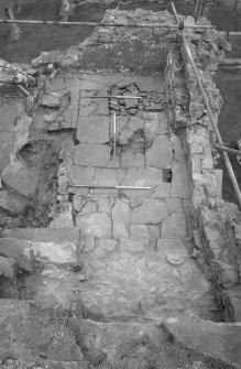 Kinloss Abbey
Excavation, July 1995
Film 1
Frame 8 - North apartment - from south
