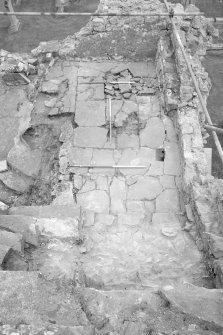 Kinloss Abbey
Excavation, July 1995
Film 1
Frame 9 - North apartment - from south
