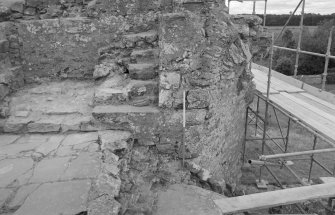 Kinloss Abbey
Excavation, July 1995
Film 1
Frame 14 - Steps linking north and south apartments - from north
