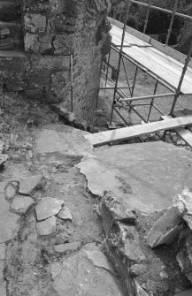 Kinloss Abbey
Excavation, July 1995
Film 1
Frame 17 - Steps leading down from north apartment and area to north of them - from north
