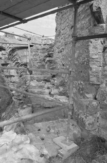 Kinloss Abbey
Excavation, July 1995
Film 1
Frame 21 - Steps leading up to north apartment - from south-west

