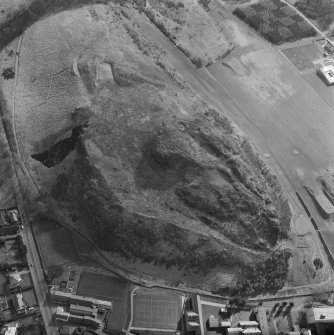 Oblique aerial view centred on the remains of Wester Craiglockhart Hill fort, Edinburgh.