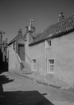 View of 7 Castle Street and corner of Wightman's Wynd, Anstruther Easter, from SW.
