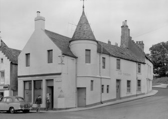 View of the Ship Tavern, 1 Haddfoot Wynd, Anstruther Easter, from SE.