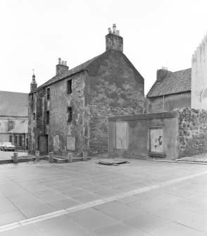 View of 21 Fitzroy Street, Dysart, from NW. Part of Normand Hall is visible.