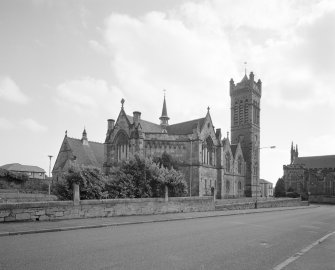 Alloa, Bedford Place, Alloa West Church, exterior.
View from NW.