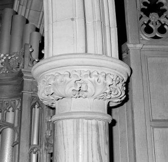 Alloa, Bedford Place, Alloa West Church, interior detail of column.