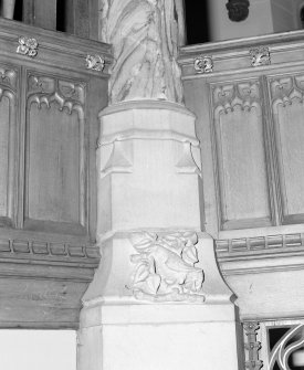 Alloa, Bedford Place, Alloa West Church, interior detail of column.