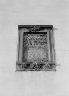 Inscribed panel in wall, Cunzie House, Anstruther Easter.