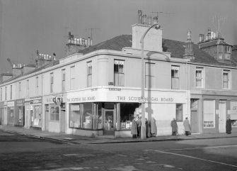 View of the corner of Glasgow Street and Princes Street, Ardrossan, from S, showing the showroom of the Scottish Gas Board.