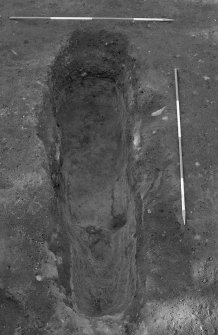 Excavation photograph : close up of pit f157 fully excavated, from N.