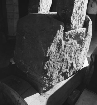 View of the trimmed face C of cross-base Culross 1.
