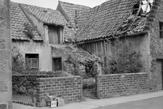 View of 16-20 St Martin's Gate, Haddington, from SW.