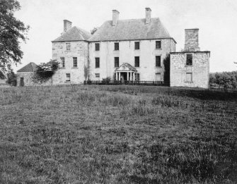 Brucefield
Photographic view of front before restoration