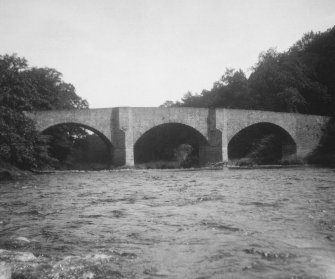 General view of Yair Bridge.