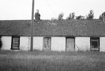 View of cottage at Kennetpans from SW