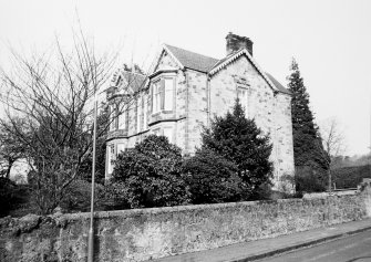 General view from Abercroby Drive from SE.