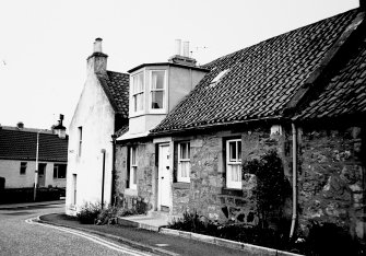 View from south of 1 Woodlands Road with Gable end of 9 Emsdorf Road