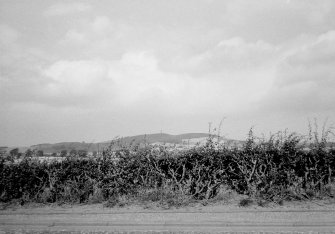 Very distant view of Mount Hill and Hopetoun Monument