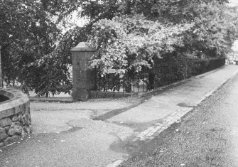 Aberdeen, Bieldside House, Gatepiers and Railings.
General view from North-East.