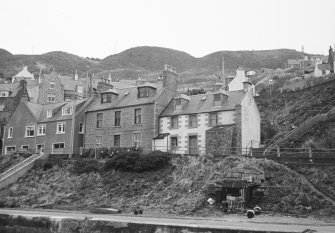 General view of Nos. 123, 123A and 122.