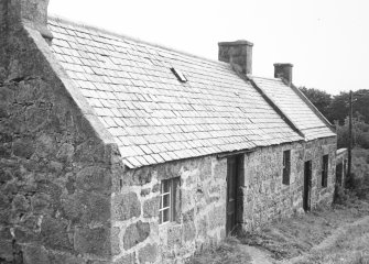 General view of cottage at rear.