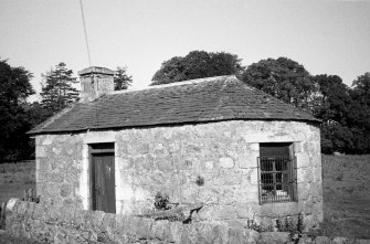 View of bow-ended bothy from E.