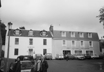 Skye, Portree, Bosville Terrace, Kings Haven Hotel.
General view.