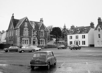 Skye, Portree, Somerled Square, Bank of Scotland.
General view from South-East.