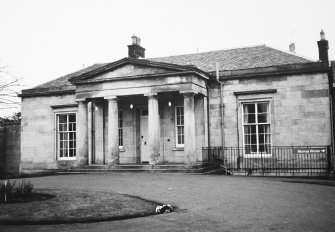 Edinburgh, 15 Boswall Road, Challenger Lodge.
View of main front from South.