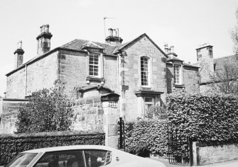 11 Greenhill Gardens.
View of street front from East.