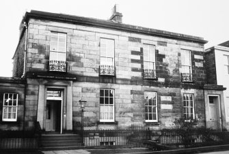 View of the frontages of No.s 25 and 26 Inverleith Row.