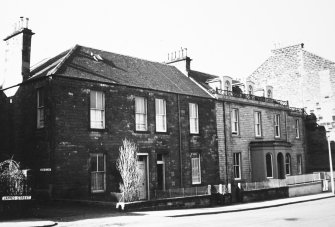 Edinburgh, Portobello, 9-11 James Street.
General view from South.
