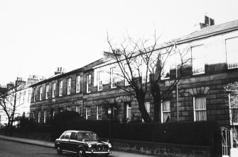 13 - 26 Howard Place.
View of street front.