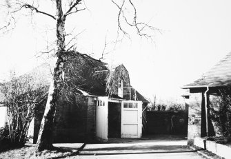 Edinburgh, 10 Spylaw Park, 'Hartfell.'
View of outbuildings.