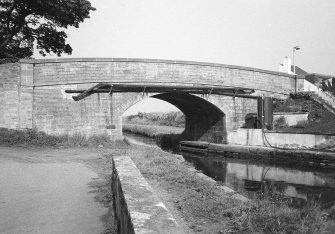 Ratho, Union Canal bridge.
General view.