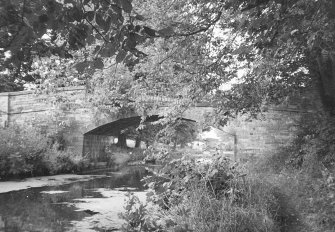 Union Canal, Mid Hermsiton, bridge no. 11.
General view.