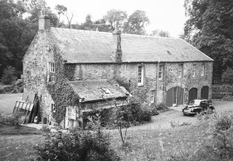 Edinburgh, Kirkliston, Lin's Mill.
General view of rear.