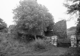 Old Kilbride Kirk.
View of burial ground.