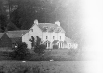 Kilninver, Bragleenbeg Farmhouse.
General view.