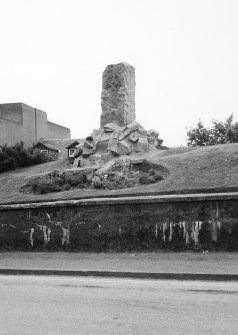 Lamont Memorial.
General view.