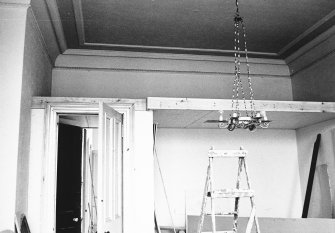 Glasgow, 8 Crown Gardens, interior.
Detail of first floor lounge.