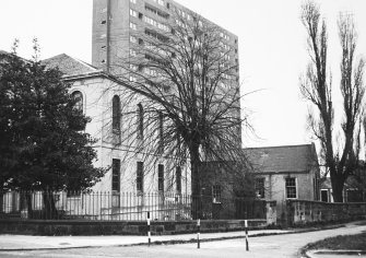 Glasgow, 2091 Pollokshaws Road, Pollok Church
General view from West along Maida Street.